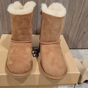 Ugg Kristabelle Boots Tan Color Women size 6/ Kids 4